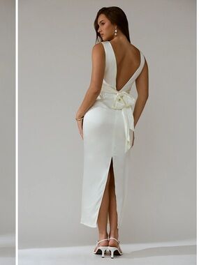 moonlit night ruffle strap cut-out back dress white Selfie Leslie: MOONLIT NIGHT RUFFLE STRAP CUT-OUT